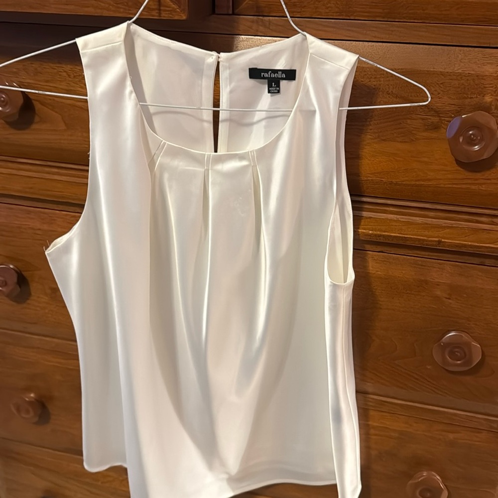Sleeveless top.